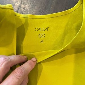 5/$10 calis workout tank top size Med NEW